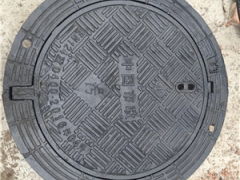 供应天津井盖 球墨铸铁井盖价格与雨水收水篦子现货批发指南